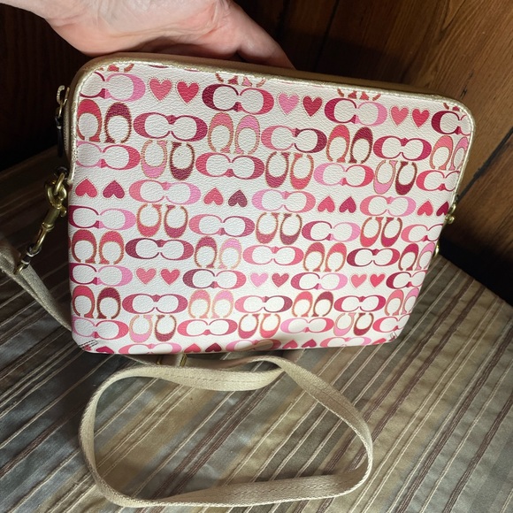 Coach’s Valentine C Pattern Tablet Bag; GUC - Picture 2 of 14